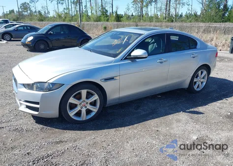 2018 Jaguar Xe 25T Premium из США, поврежденный, VIN SAJAD4FX7JCP34771